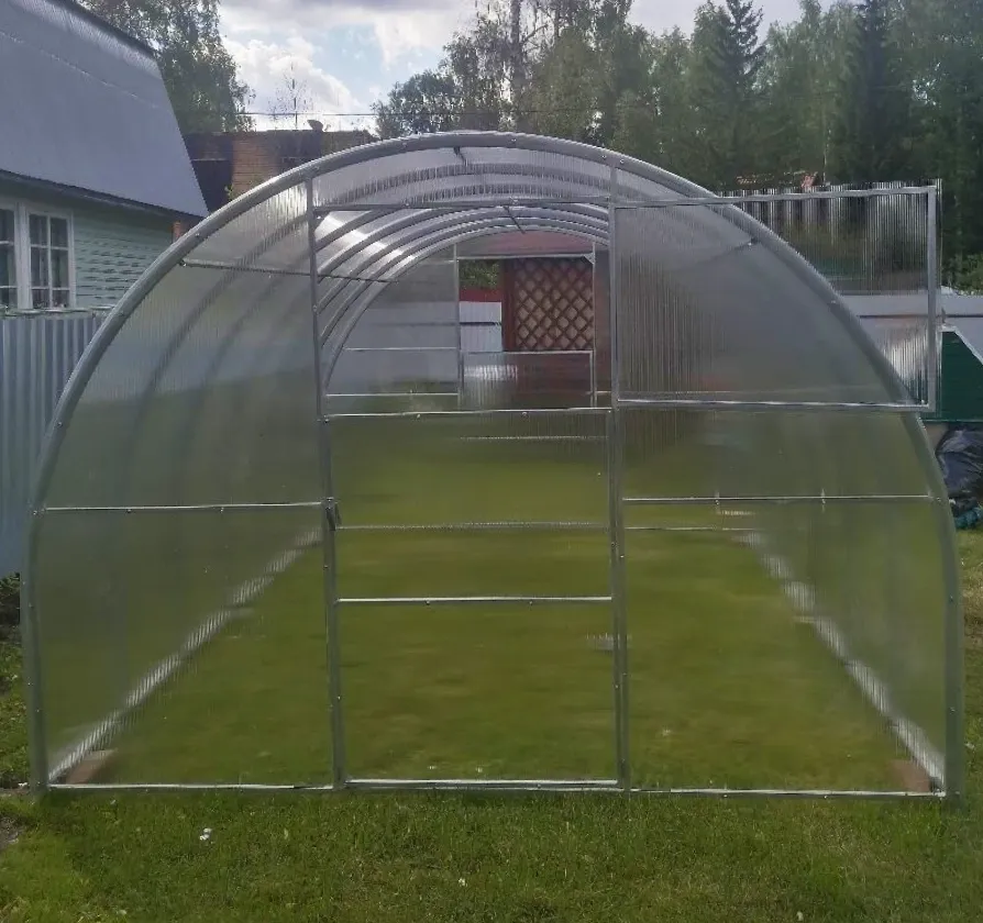 Теплица «Новатор 2» с шагом 65 см