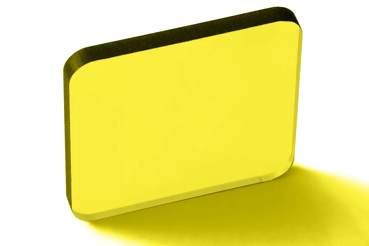 Монолитный поликарбонат Borrex желтый 2 мм 