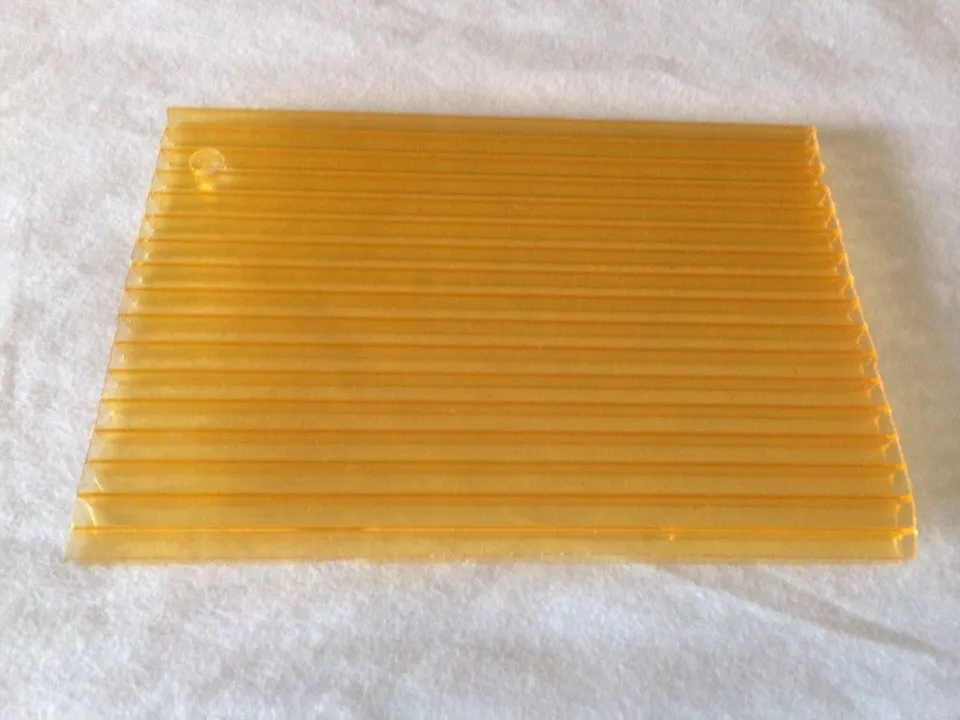 Сотовый поликарбонат 10 мм желтый 